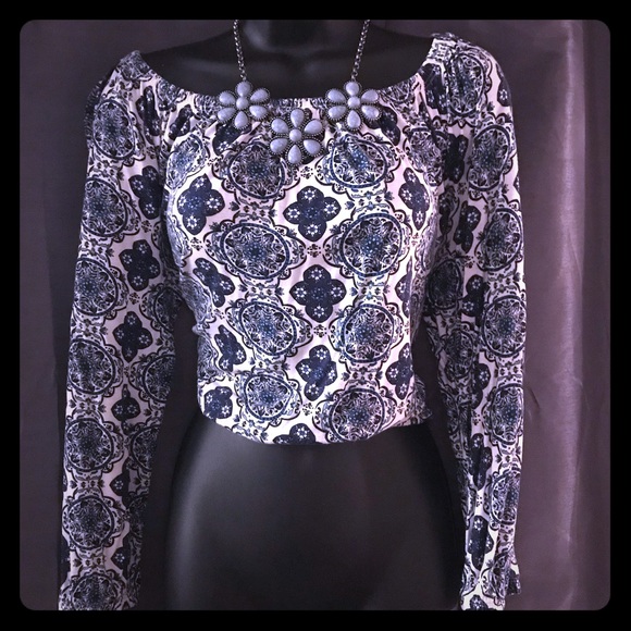 Women’s Sz L top - Picture 1 of 2